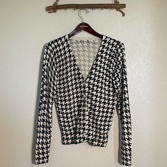 Houndstooth button up sweater - Picture 3 of 4